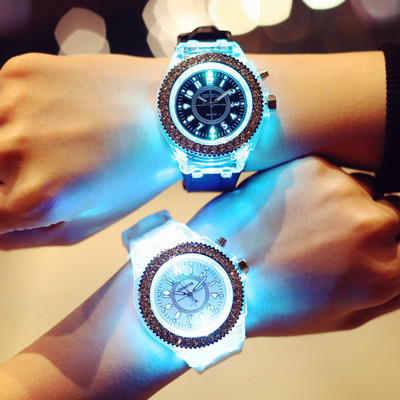 Montres lumineuses à LED Genève – Montres à quartz pour femmes – Montres pour dames avec bracelet en silicone
