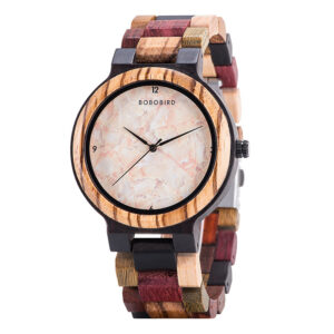 Montre en bois au style décontracté