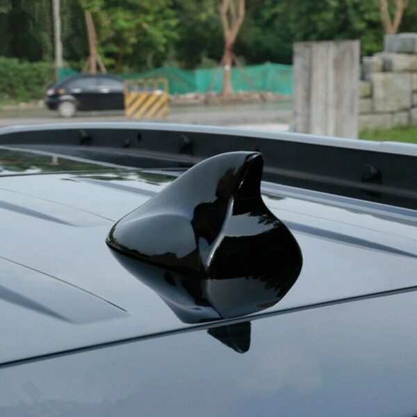 Antenne « aileron de requin » pour voiture