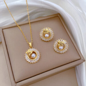 Ensemble de bijoux fantaisie : bague carrée entièrement sertie de diamants, personnalisée, collier et boucles d'oreilles assortis avec motif de feuilles