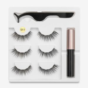 Une paire de faux cils à aimants, très tendance