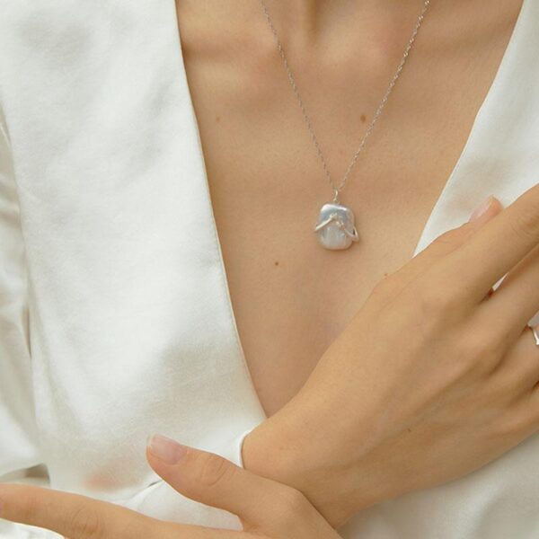 Collier pendentif unique pour couple avec perles baroques carrées – Cadeau d'amour pour la Saint-Valentin – Bijoux de fête