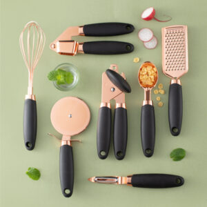 Ensemble d'éplucheurs de cuisine plaqués cuivre