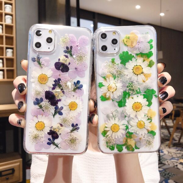 Coques de téléphone en résine époxy avec fleurs séchées