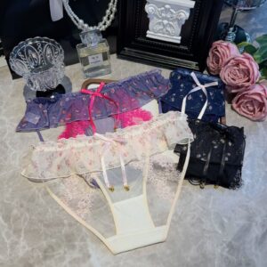 Culotte en dentelle à jupe pour femme, au style séduisant, pur et jeune