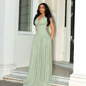 Robe longue moulante à col licou et dos nu pour femme