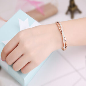 Bracelet pour femme tendance « Roman Word » orné de diamants