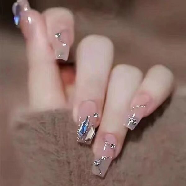 Wear Armor Diamond In The Debris : manucure au fini parfait